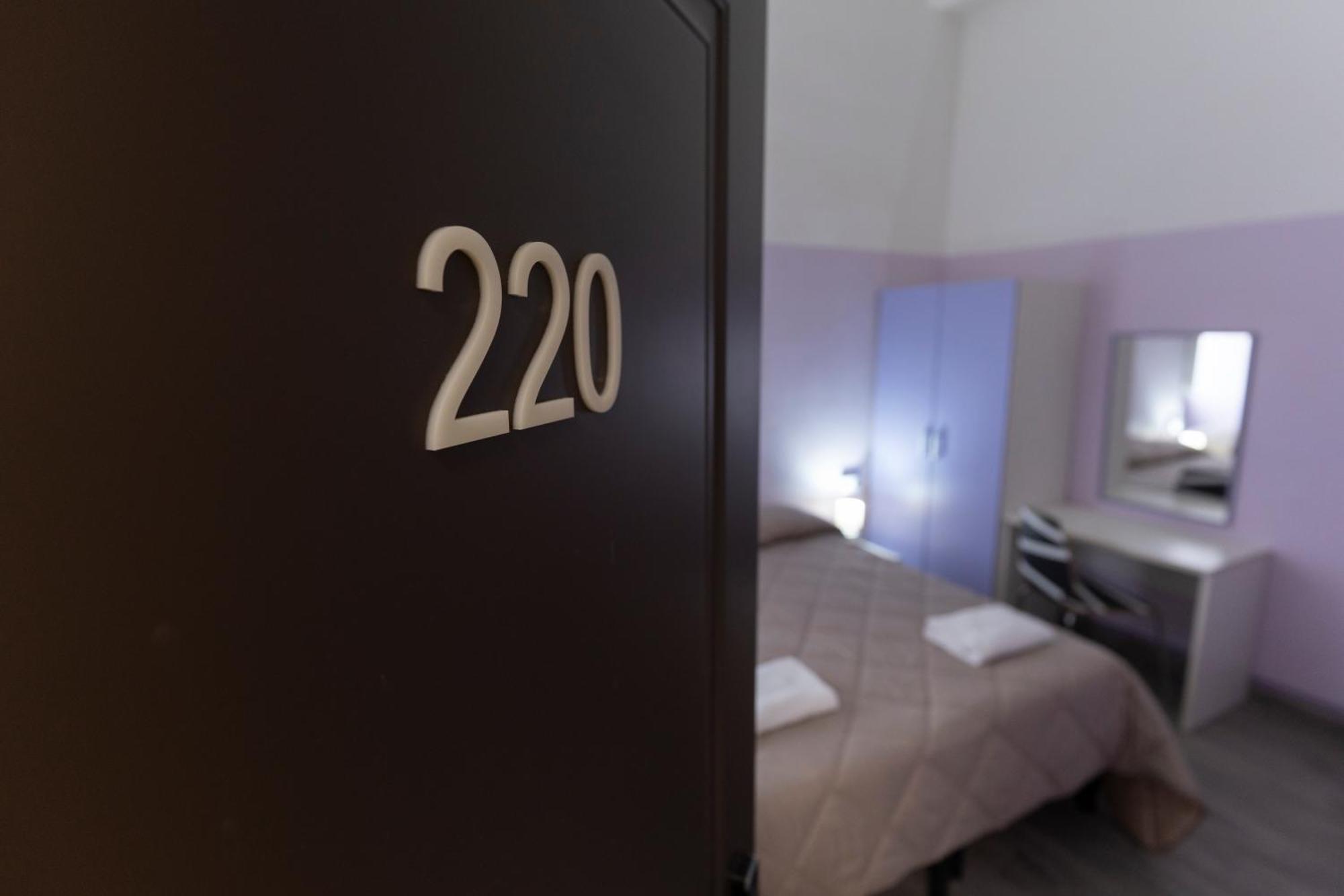 Hotel & Hostel 7 Florenz Exterior foto